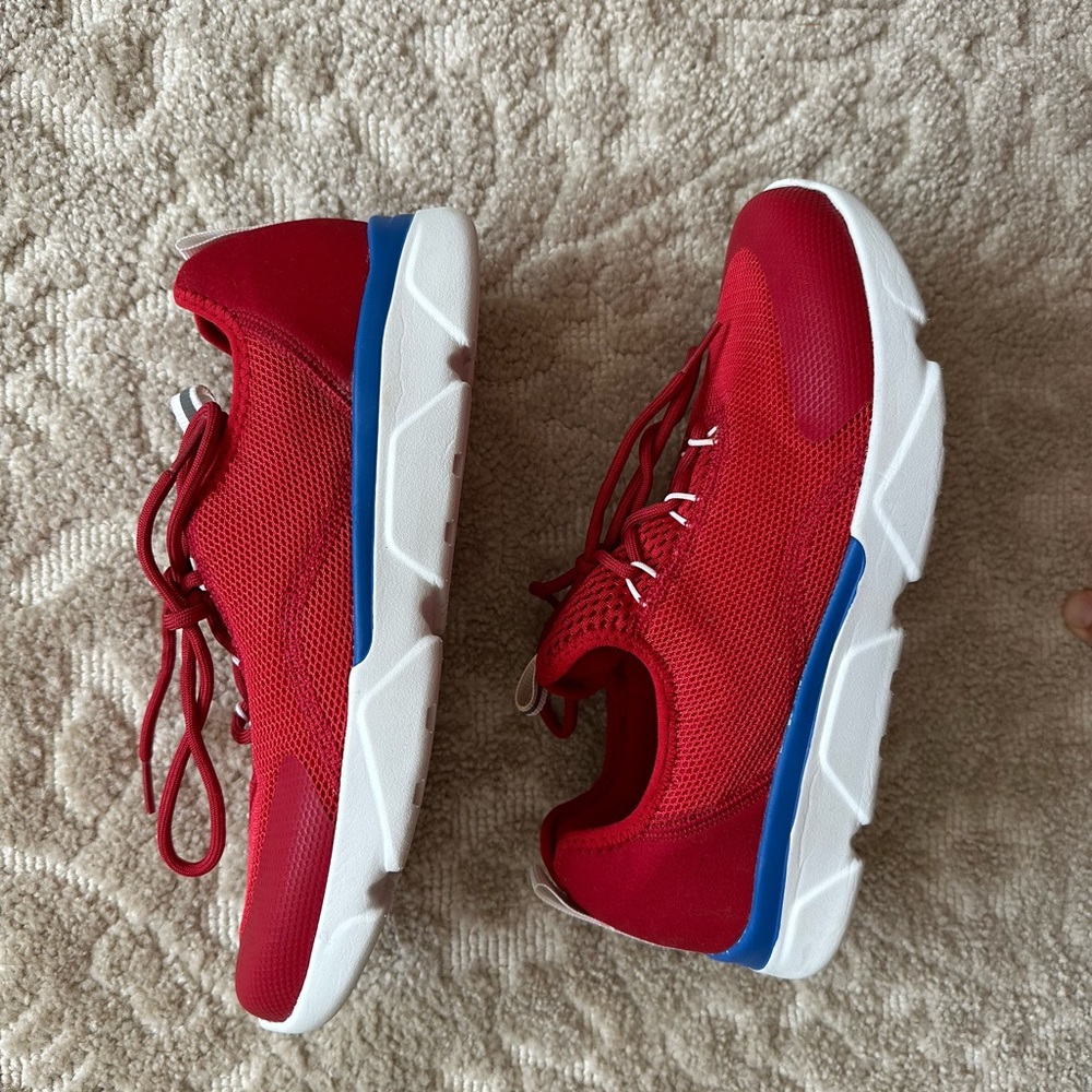 Red sneakers - Picture 6 of 6